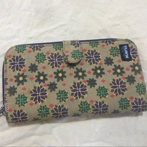 Kavu wallet. Excellent condition.